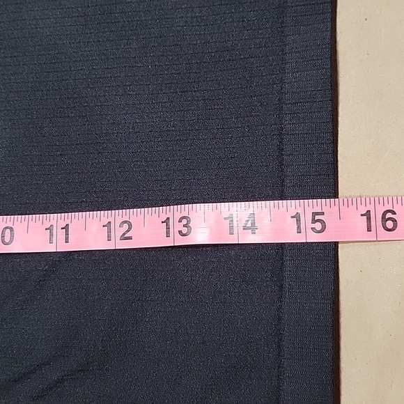 H&M Move Size M Slim Fit Sports Crop Top. Black, Excellent Condition - Picture 11 of 11